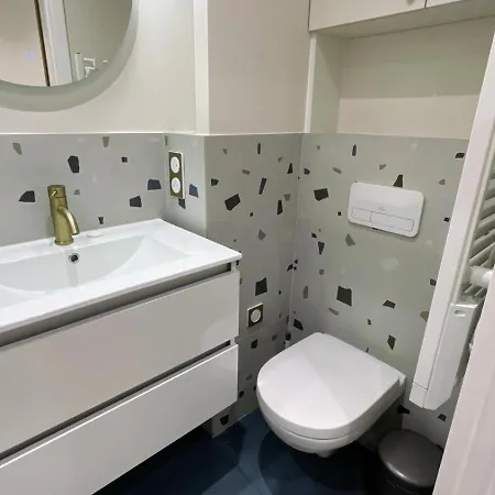 Ecume Et Serenite Parking Prive Wifi Clim Et Lit En 140 Apartment La Grande-Motte