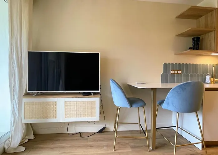 écume Et Sérénité Parking Privé Wifi Clim Et Lit En 140 * La Grande-Motte